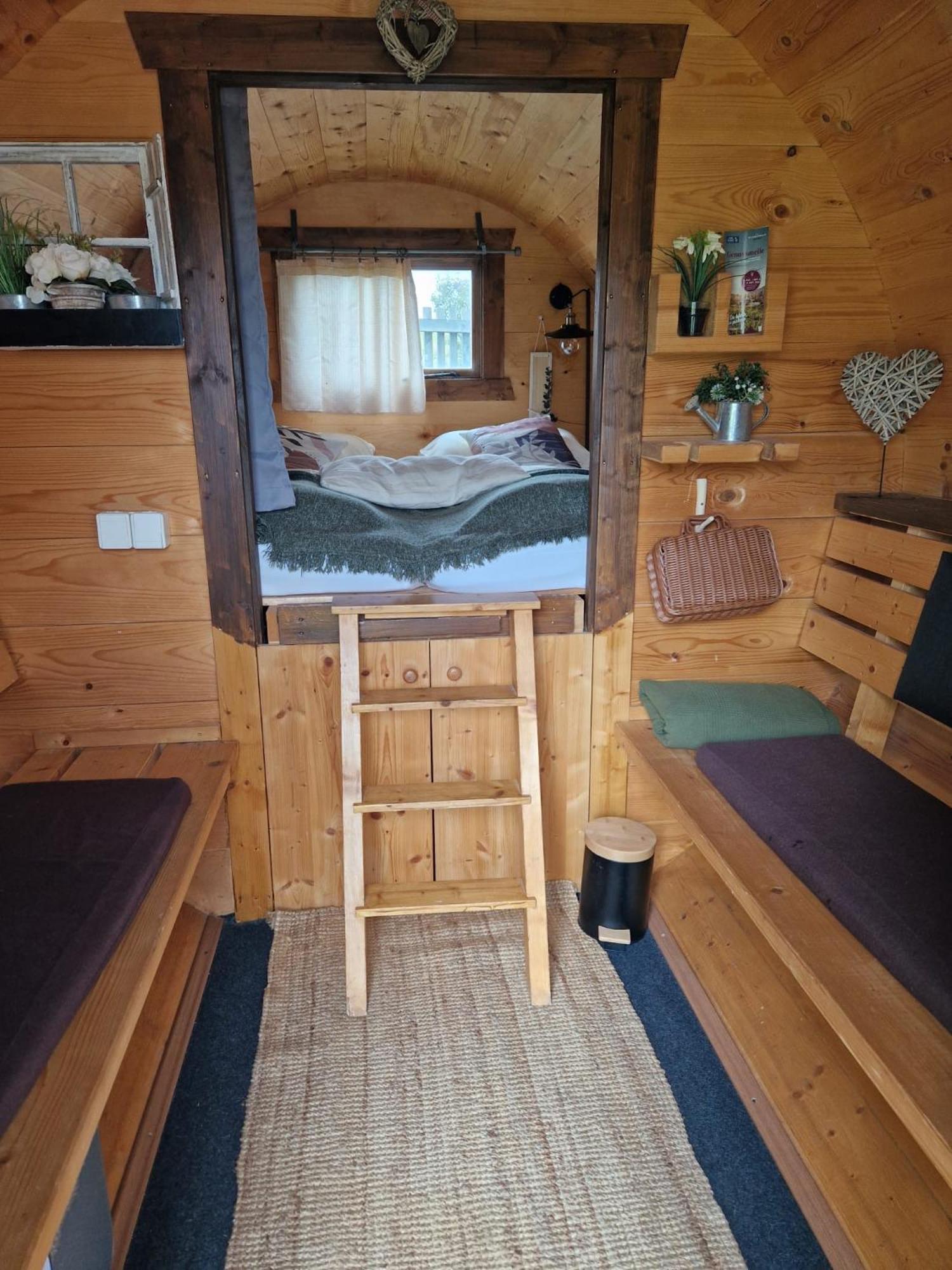 Campingplatz Schlaffass - Schlafen Im Holzfass Thallern *