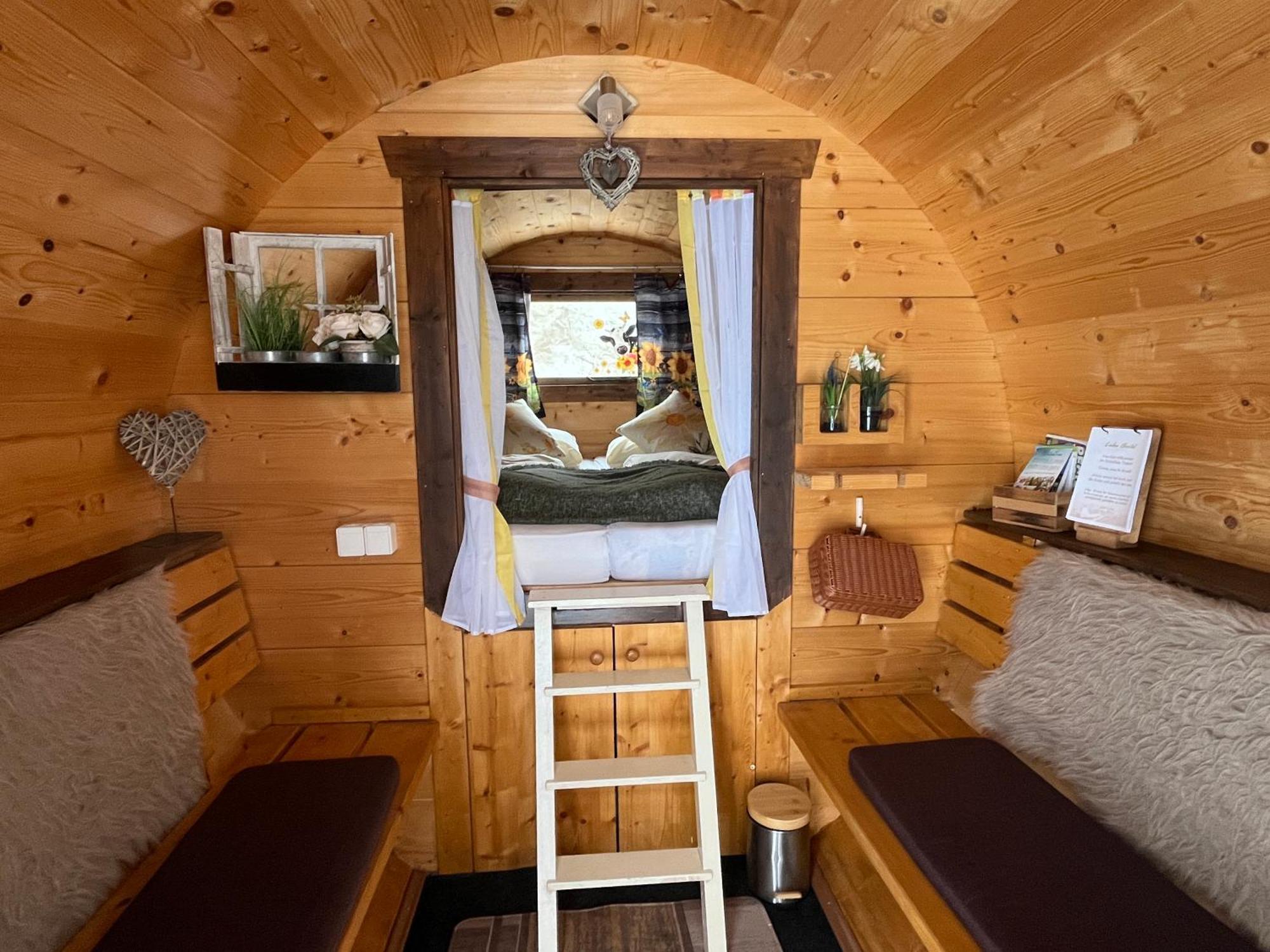 Campingplatz Schlaffass - Schlafen Im Holzfass Thallern *